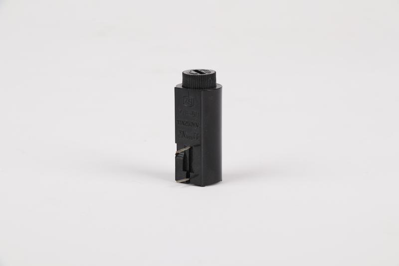 PTF-50保险座